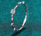 Anello in Moissanite D Color VVS1 – Argento Sterling 925 dal Design Raffinato ed Elegante