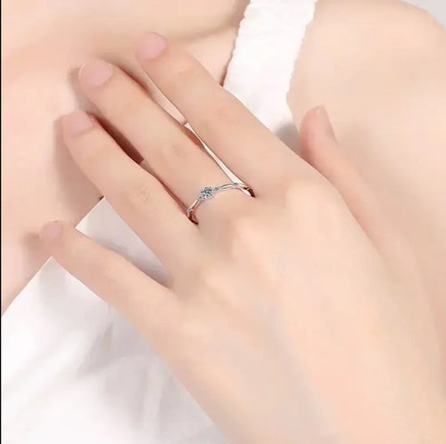 Anello in Moissanite D Color VVS1 – Argento Sterling 925 dal Design Raffinato ed Elegante